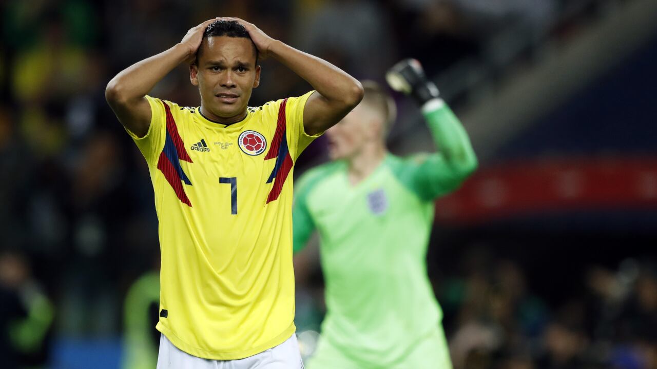 Carlos Bacca ante Inglaterra en el Mundial Rusia 2018.