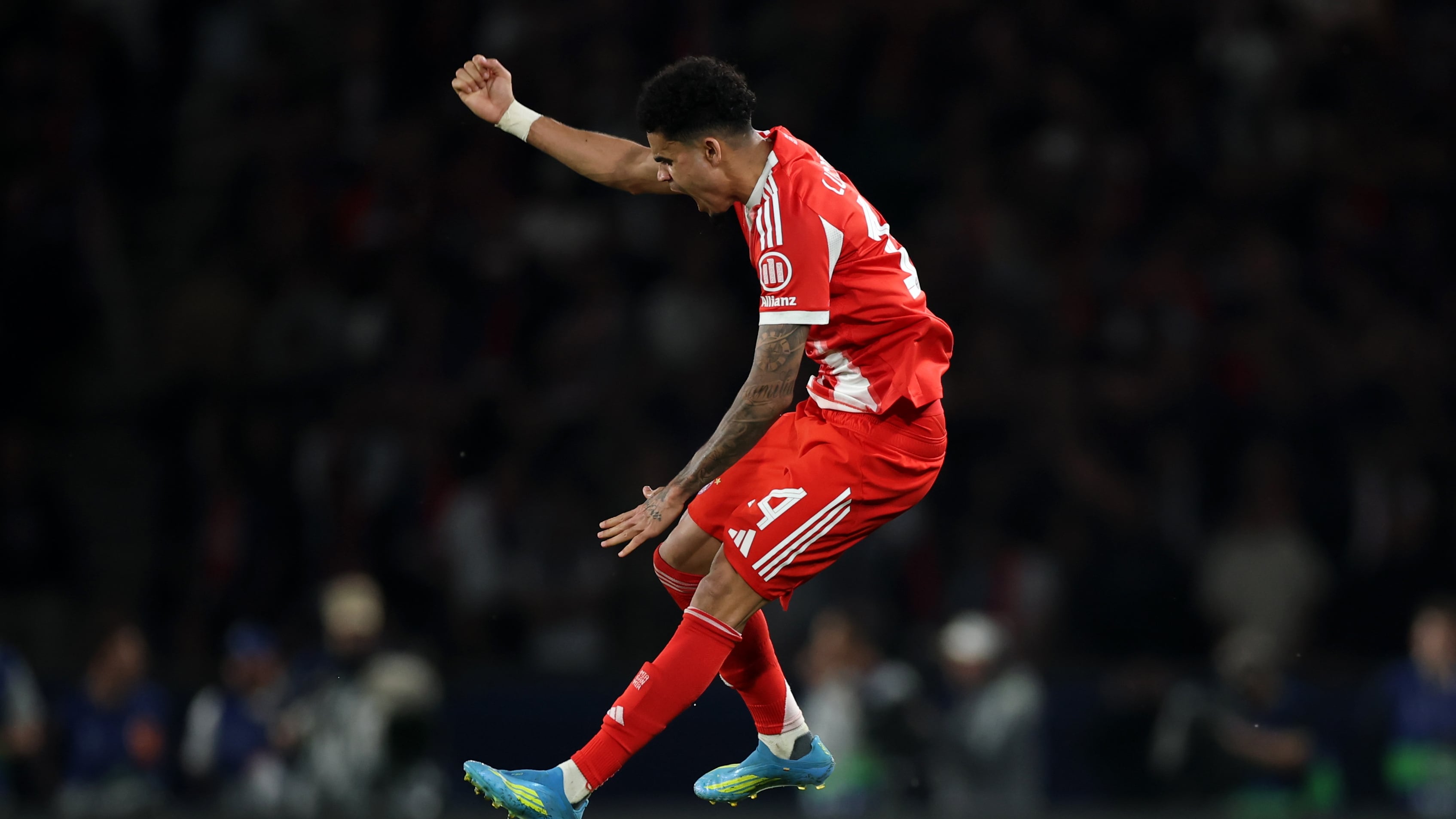 Luis Díaz celebra el gol contra el PSG.