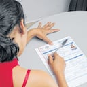 Si bien el desempleo femenino viene mostrando mejores signos, la tasa sigue siendo mucho más alta frente a la de los hombres, dicen analistas.