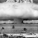 Explosión nuclear en Atolón Bikini, el 25 de julio de 1946.
