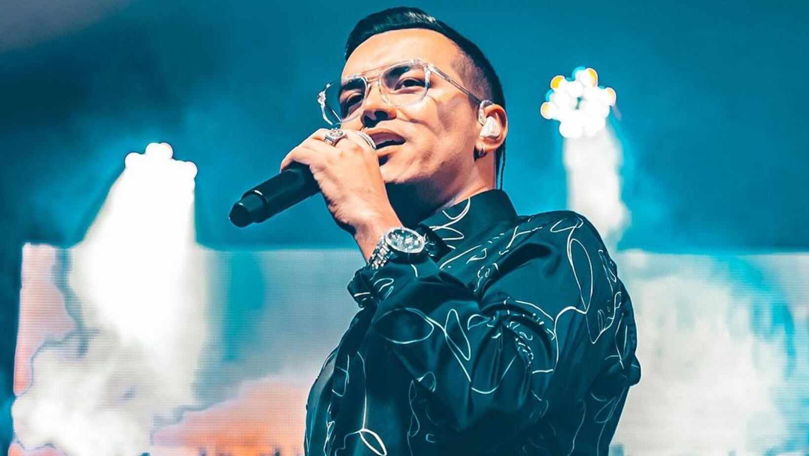 Yeison Jiménez presumió sus vacaciones desde el desierto en Dubái