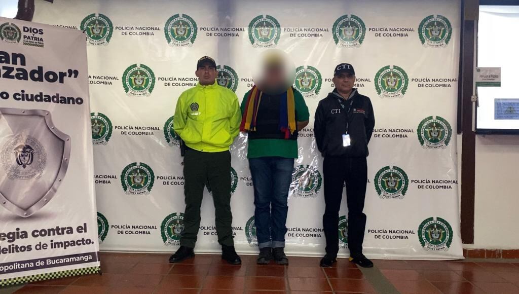 Abel Gil Gutiérrez, utilizó el armado de su escolta para atacar a su vecino.