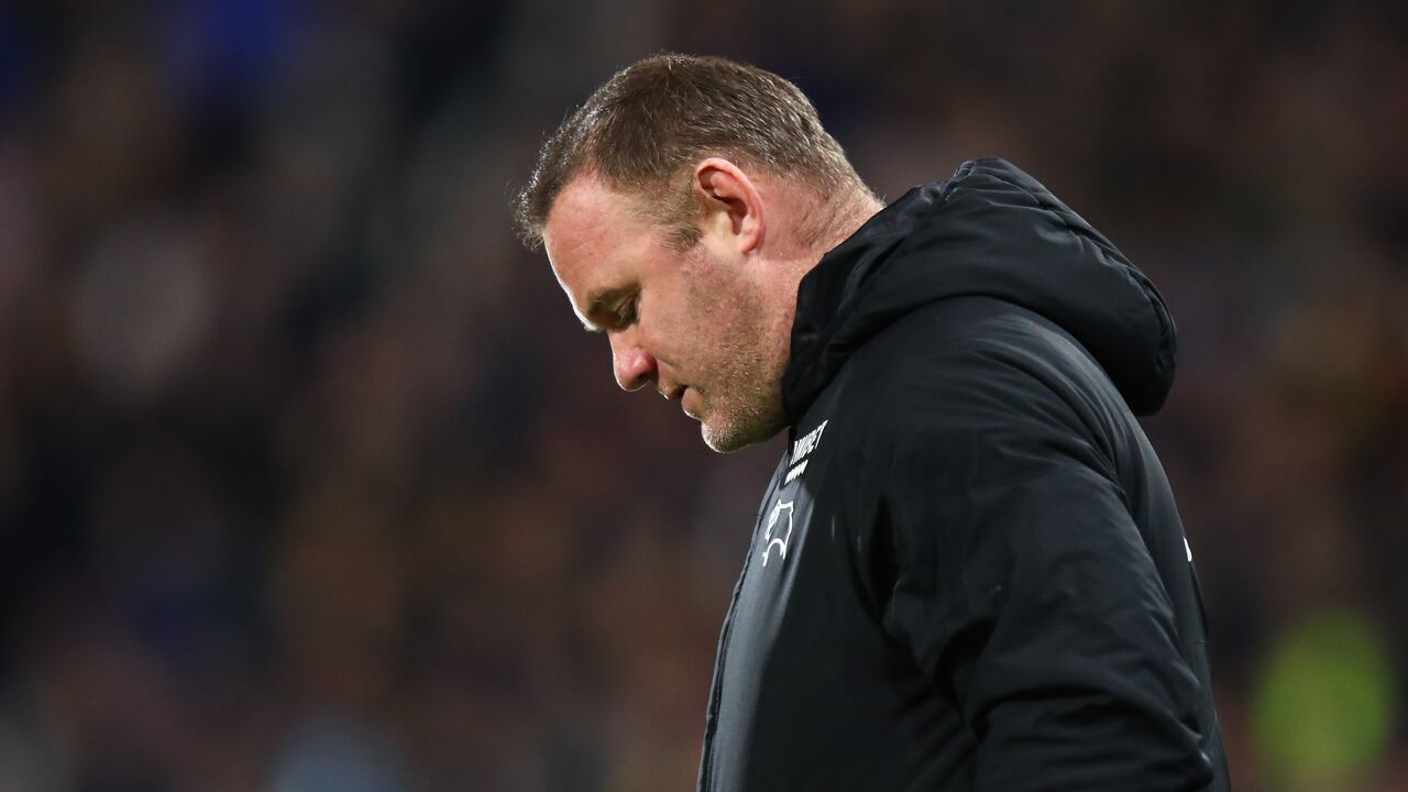 HUDDERSFIELD, ENGLAND - FEBRUARY 02: Wayne Rooney the head coach / manager of Derby County during the Sky Bet Championship match between Huddersfield Town and Derby County at Kirklees Stadium on February 2, 2022 in Huddersfield, England. (Photo by Robbie Jay Barratt - AMA/Getty Images)
