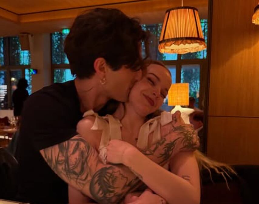 Damiano David y Dove Cameron, una de las primeras parejas en comprometerse en el año 2026.