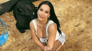 Andrea Valdiri
Instagram: @andrevaldirisos