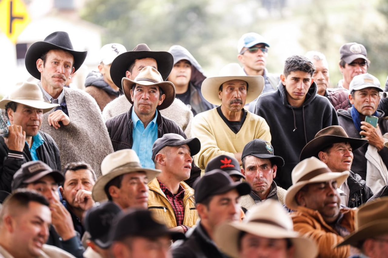 Mesa de diálogo en el Puente de Boyacá.