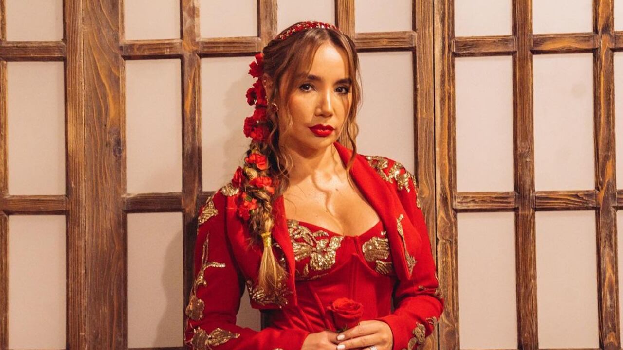 Paola Jara celebró aparecer en la revista Billboard en Instagram