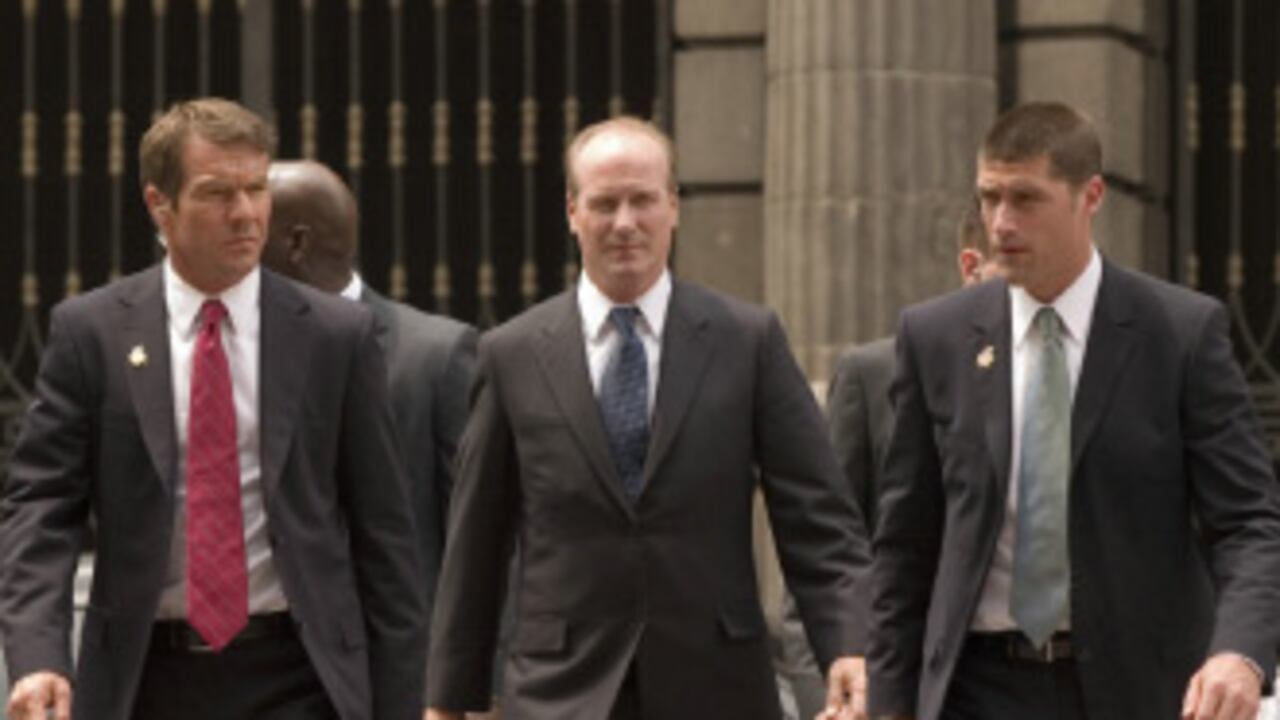 Dennis Quaid interpreta a un viejo agente de seguridad que ya ha dado la vida por el presidente (William Hurt) alguna vez