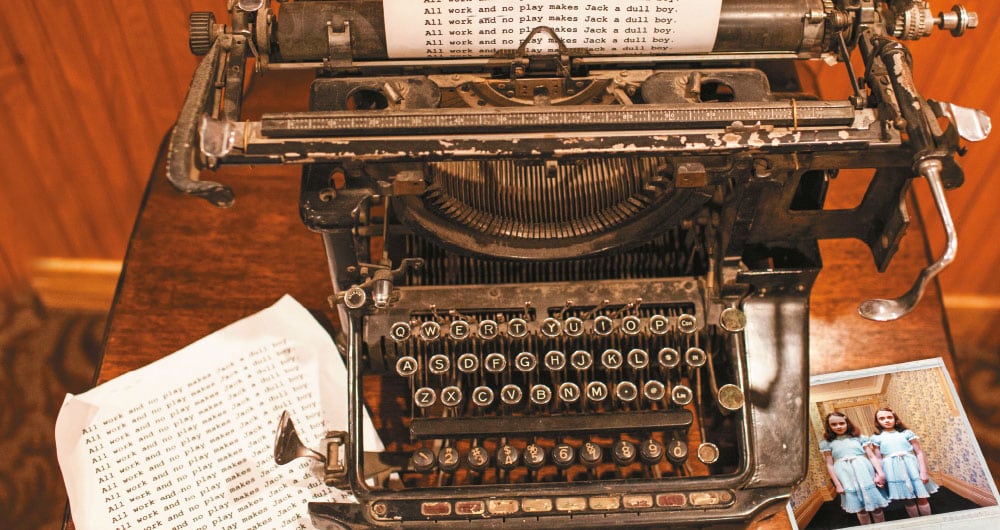 Cuando se quedó por primera vez en el premonitorio edificio, King vivió varios eventos inexplicables, seguidos por una serie de pesadillas.