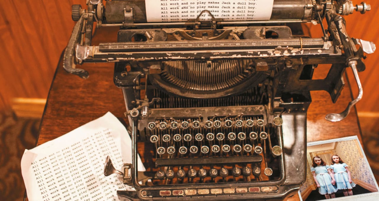 Cuando se quedó por primera vez en el premonitorio edificio, King vivió varios eventos inexplicables, seguidos por una serie de pesadillas.