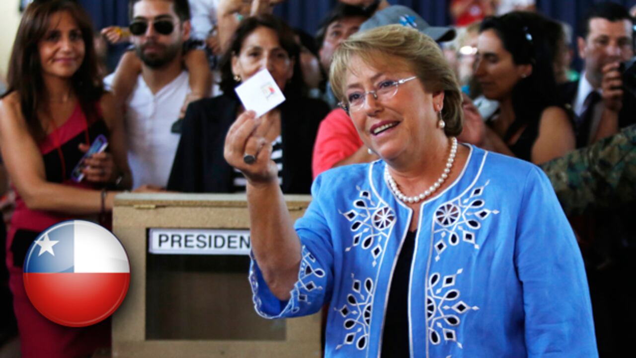 La candidata socialista es pediatra y fue la primera mujer en ocupar la Presidencia de Chile. Hoy repite.