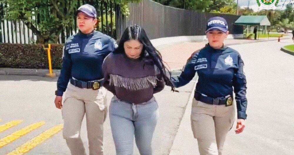 Carmen Andrea Gallardo, una reconocida ladrona internacional de joyas, no imaginó que su carrera delictiva terminaría por su propia hija, quien accidentalmente reveló su paradero.