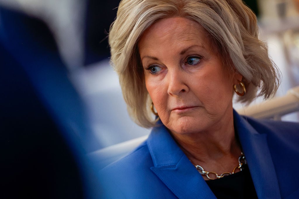 La estructura creada por Trump quedará bajo su supervisión y la de Susie Wiles.