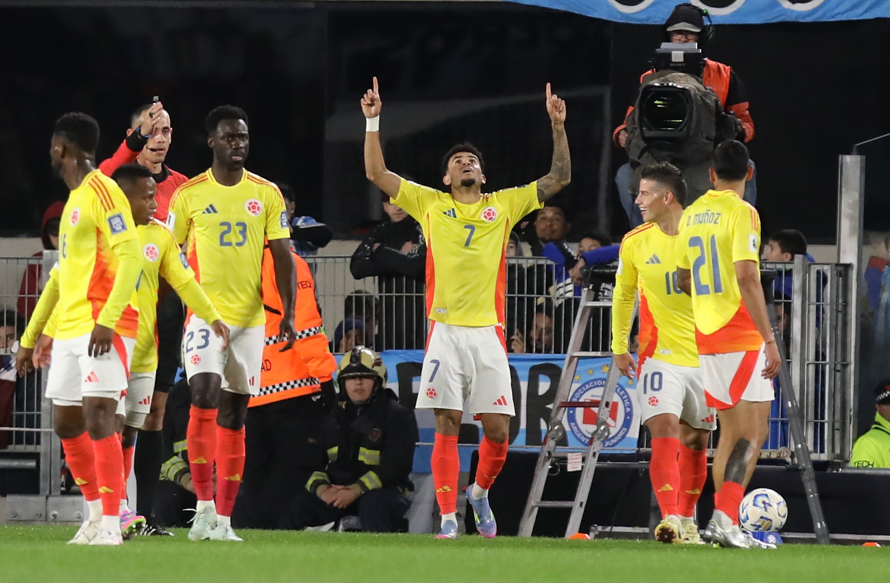 Selección Colombia en su última presentación por Eliminatorias ante Argentina