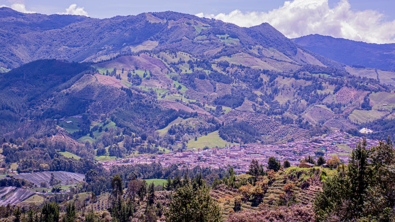 Abejorral es el municipio antioqueño en donde se encuentra el Salto Aures, uno de los más imponentes de la región.