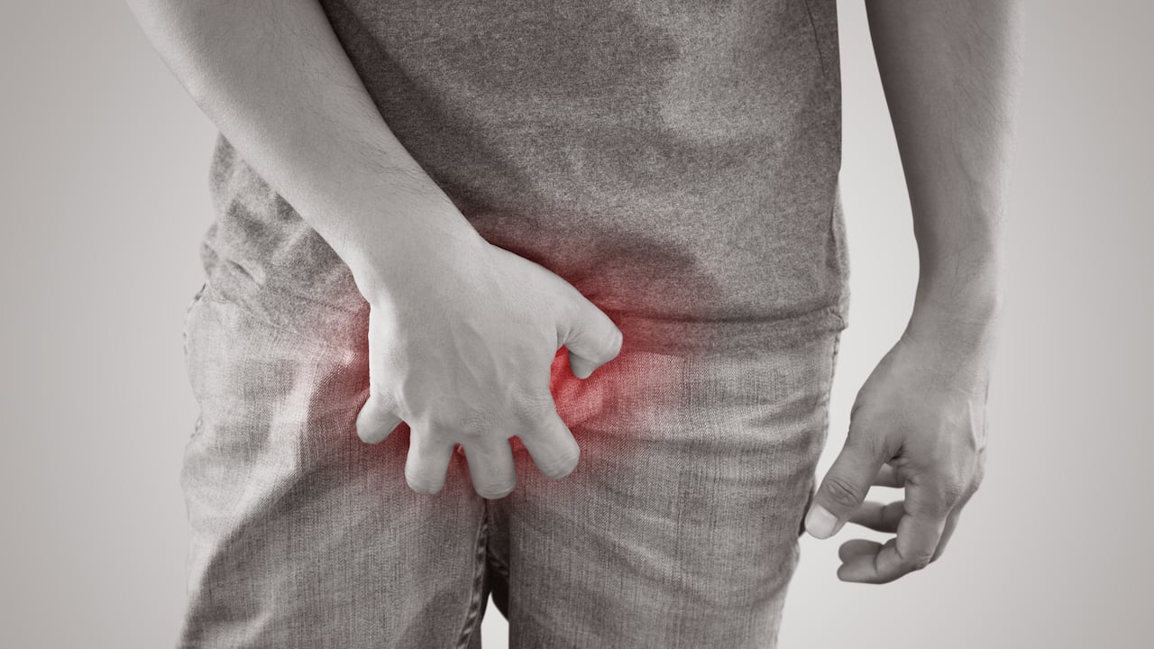 Los riñones son los órganos encargados de producir la orina, esto con el objetivo de filtrar desechos y exceso de agua en la sangre.