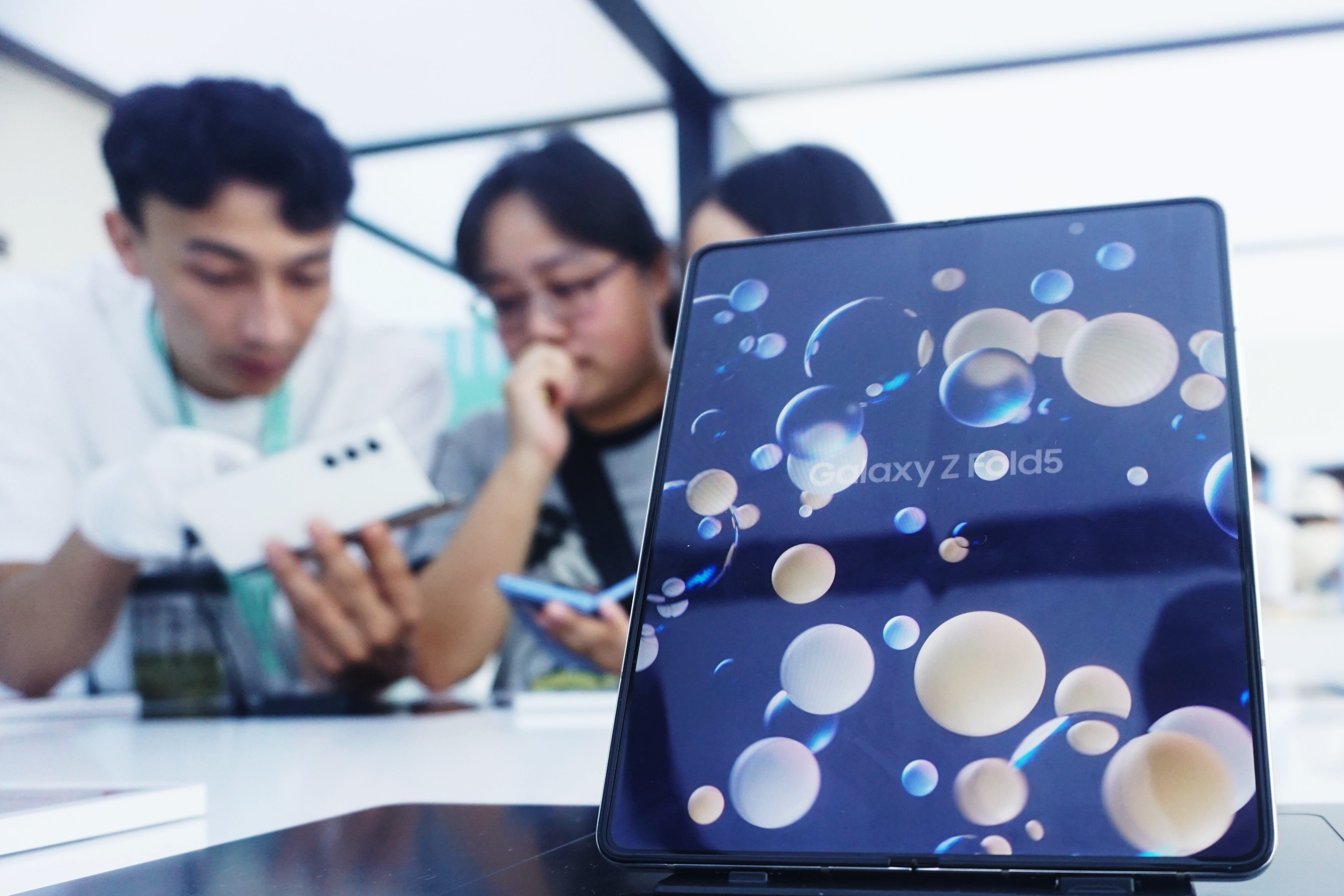 Los celulares plegables han venido incursionando con fuerza en el mercado de dispositivos móviles.