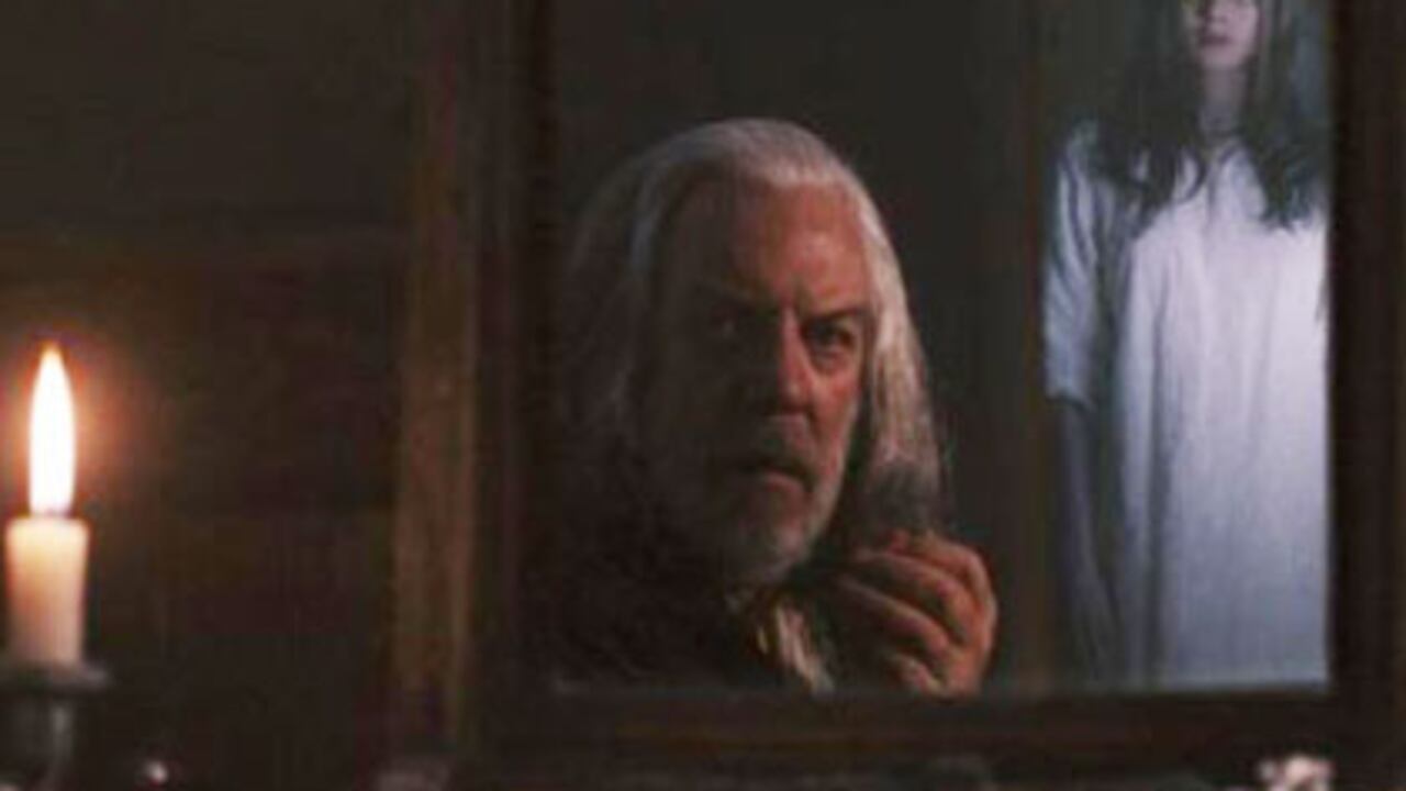 La familia Belle, de Red River, Tennessee, es asediada por un
espíritu maligno que no va a descansar hasta vengarse