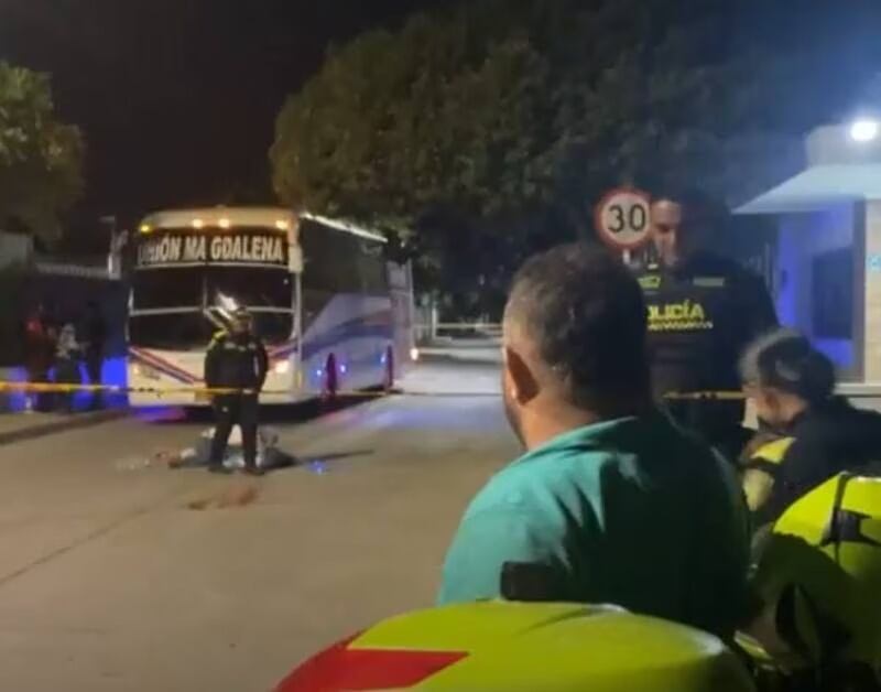 El cuerpo de la mujer quedó tendido en la vía