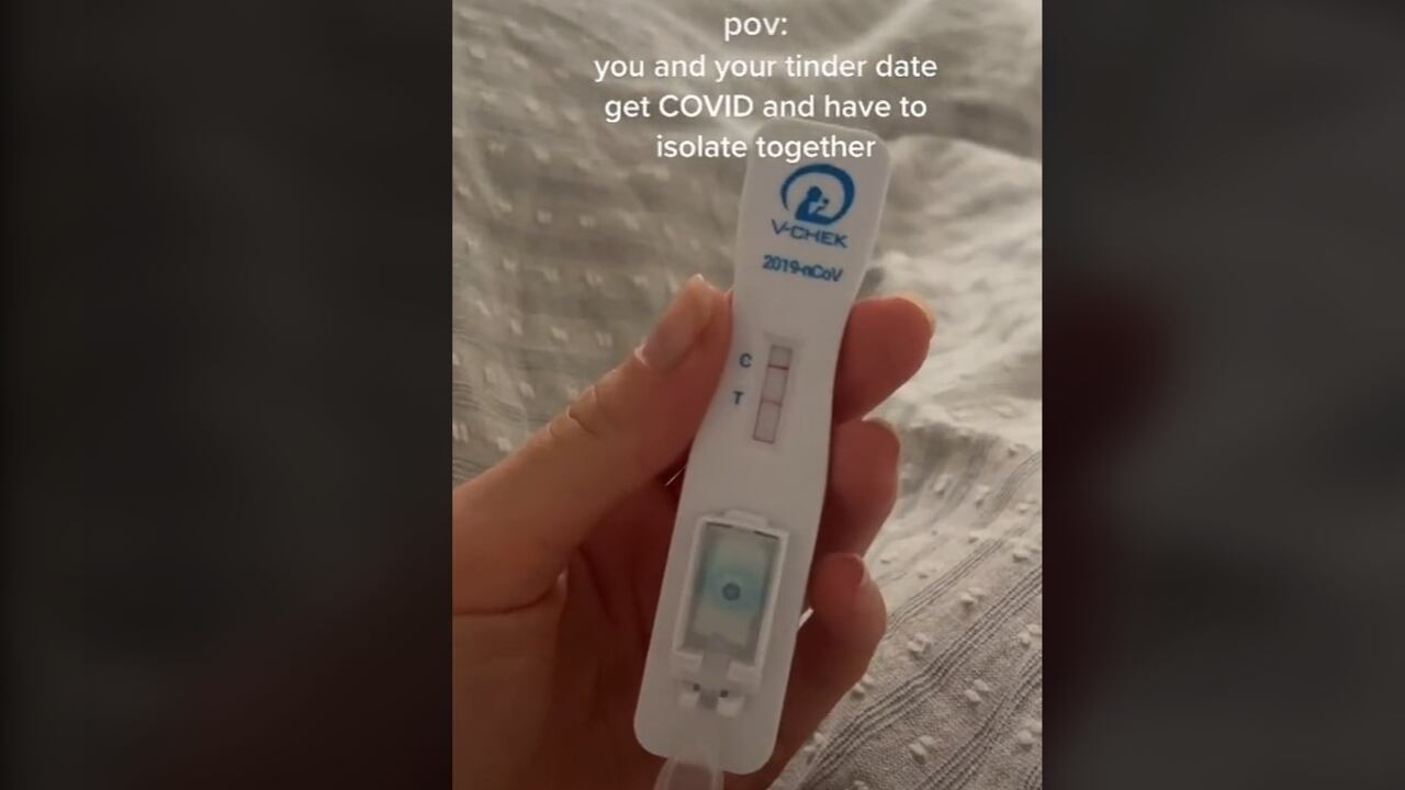 Pareja se conoció en Tinder, se contagiaron de covid-19 y decidieron irse a vivir juntos
