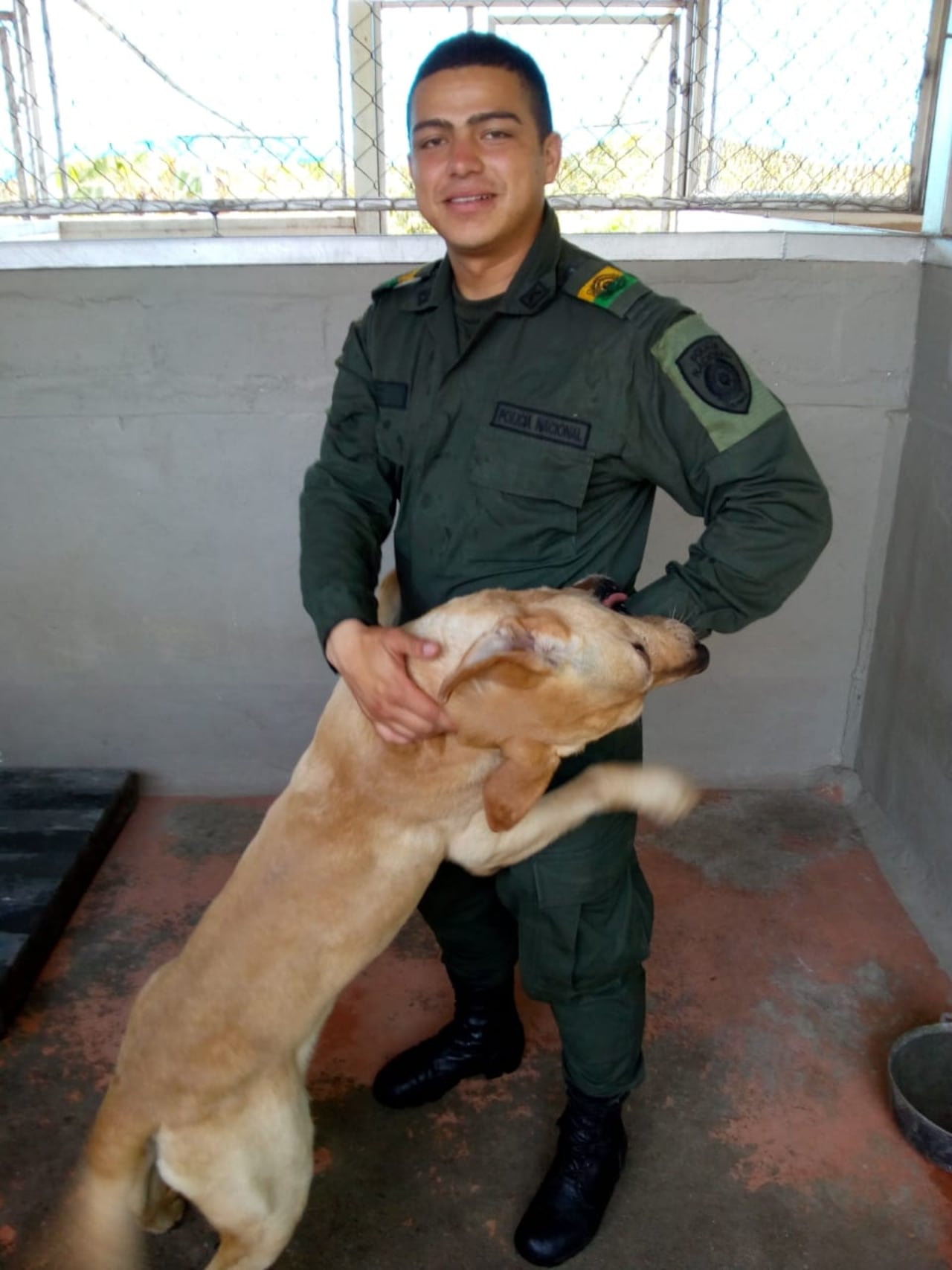 Patrullero Luis Rico y Kael, policías antinarcóticos