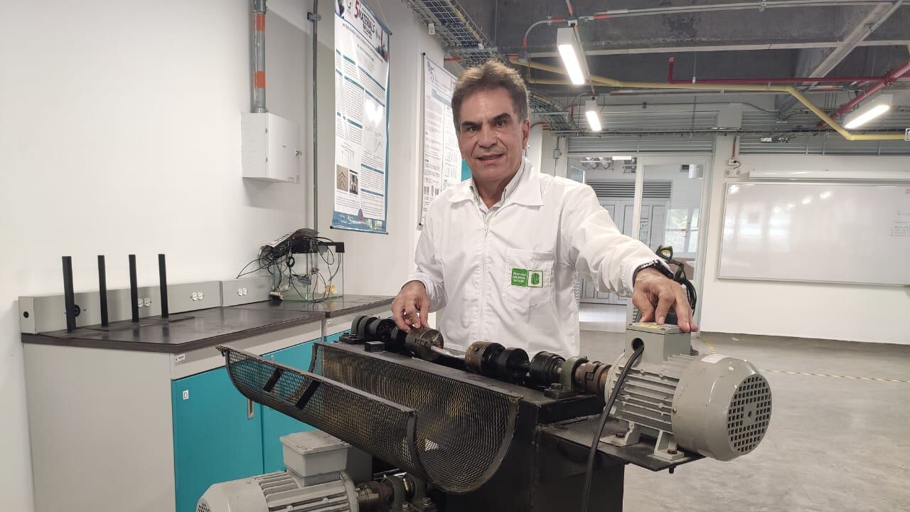 Alberto David Pertuz Comas de la Escuela de Ingeniería Mecánica de la UIS.