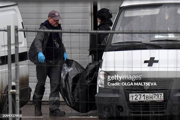 las fuerzas de seguridad seguirán a lo largo de este sábado, ya exintas las llamas, "con la inspección del recinto y la incautación de pruebas materiales" y el estudio de las grabaciones de las cámaras de circuito cerrado de televisión que captaron el tiroteo.
