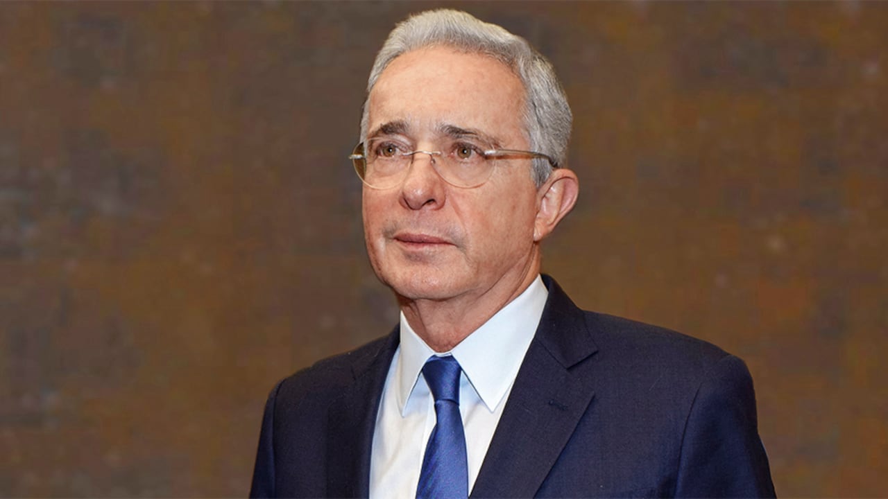 ÁLVARO URIBE