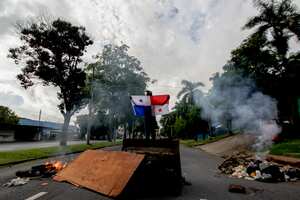 Las protestas en Panamá han obligado al gobierno a bajar el precio de los combustibles. (Photo by ROGELIO FIGUEROA / AFP)