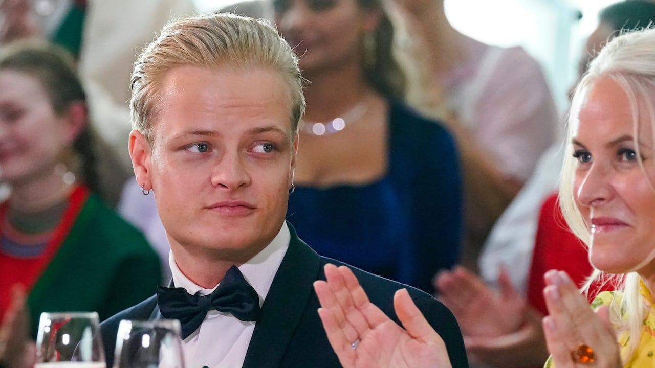 Marius Borg Høiby, hijo de la princesa Mette-Marit de Noruega, condenado a prisión por maltrato y violación.