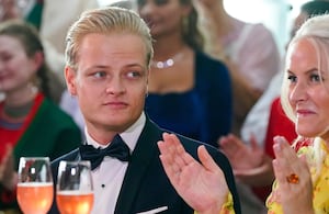 Marius Borg Høiby, hijo de la princesa Mette-Marit de Noruega, condenado a prisión por maltrato y violación.