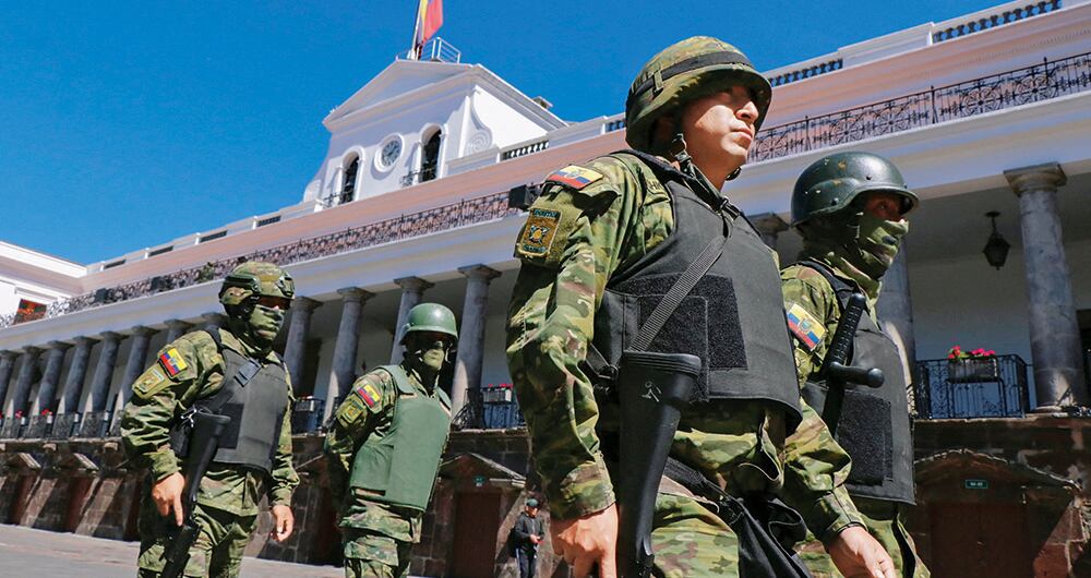 Las fuerzas del orden tuvieron que proteger el ingreso a la Asamblea Nacional por miedo a represalias.