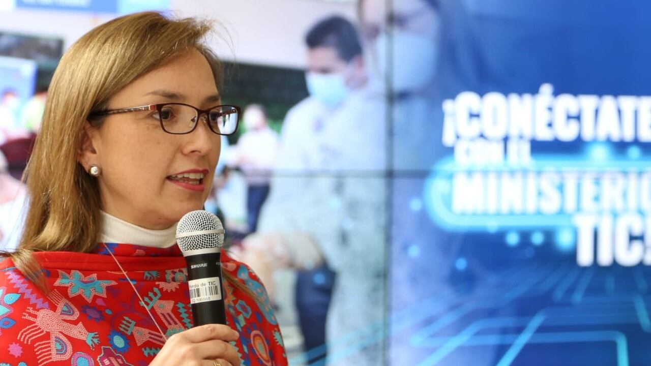 Carmen Ligia Valderrama, Ministra de las TIC, dio a conocer de manera oficial la noticia.