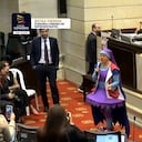 La Fundación Doctora Clown hizo una actividad en la plenaria de la Cámara de Representantes que se había citado para debatir la reforma laboral.