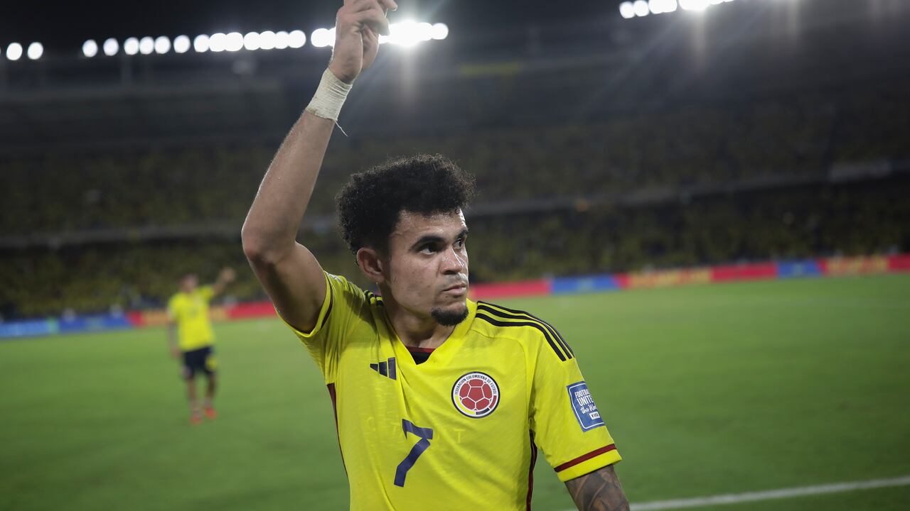 Colombia's Luis Diaz celebrates at the end of a qualifying soccer match against Brazil for the FIFA World Cup 2026 at Roberto Melendez stadium in Barranquilla, Colombia, Thursday, Nov. 16, 2023. Colombia won 2-1. (AP Photo/Ivan Valencia)