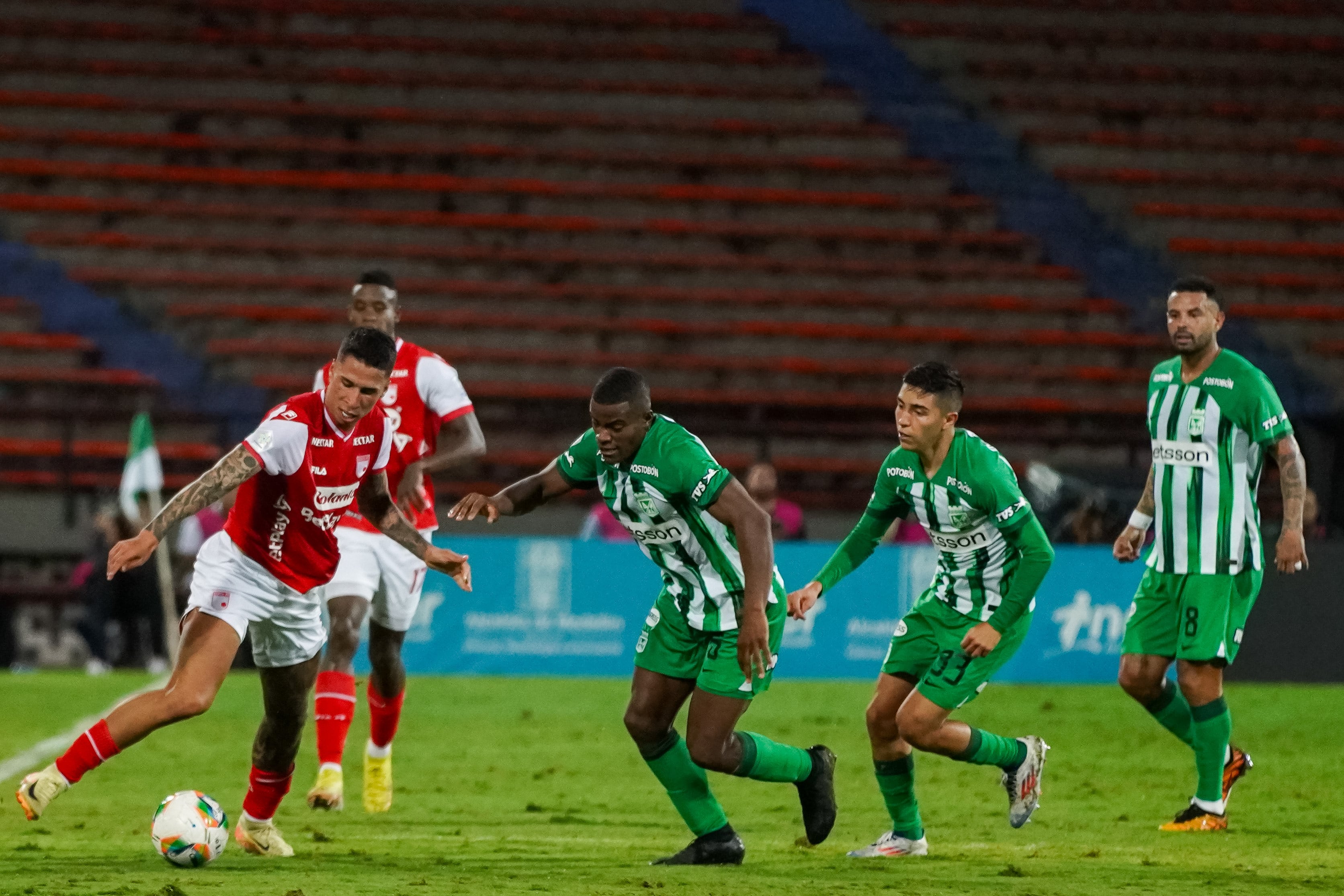 Tras el empate, los dos equipos quedaron con 30 puntos.