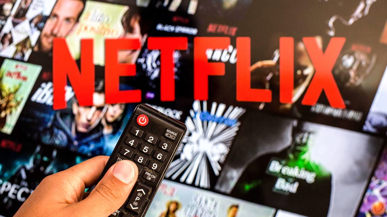 Netflix se niega a cumplir la nueva ley audiovisual de Rusia y descarta emitir propaganda de Putin (Ilustración fotográfica de Thiago Prudencio/SOPA Images/LightRocket vía Getty Images)