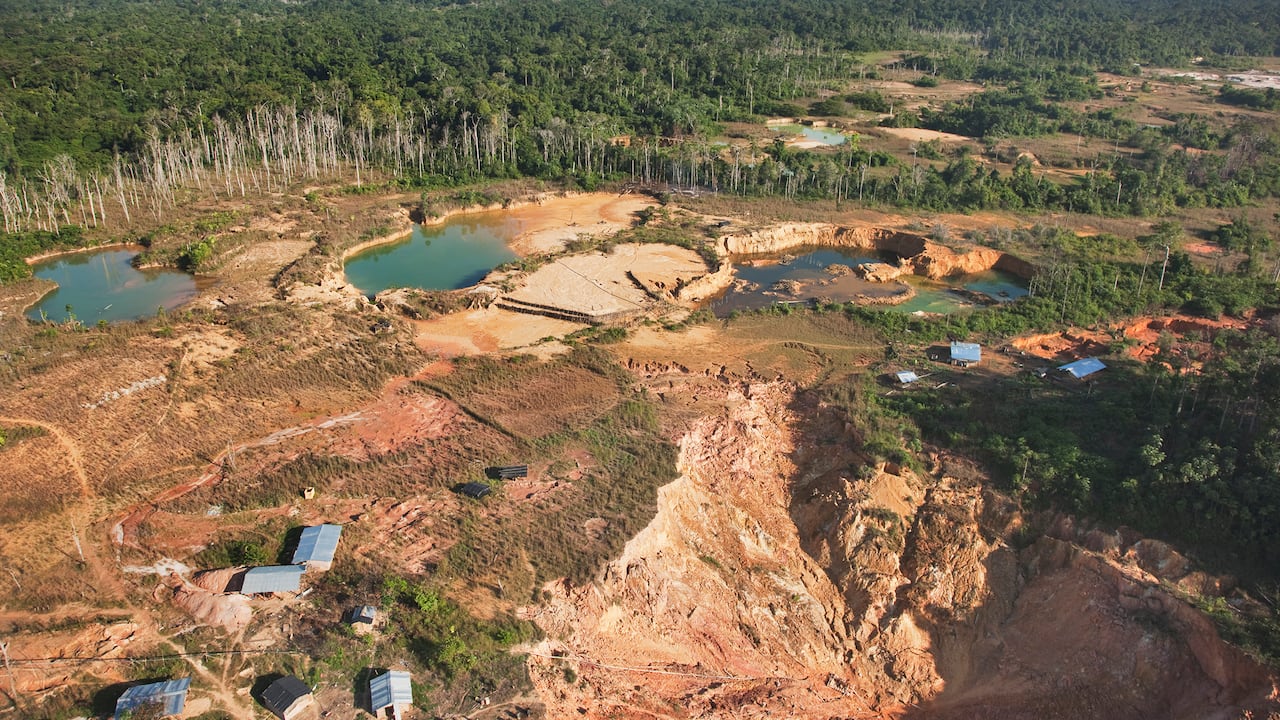 De igual manera, entre enero y noviembre del 2023 las importaciones de bienes de capital tienen una variación negativa de 22,3%