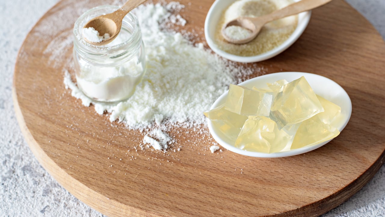 La gelatina es uno de los principales productos que se obtiene de la grenetina.