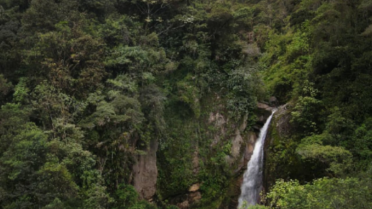 El Salto Tequendamita es uno de los destinos turísticos para visitar en ROndón, Boyacá.