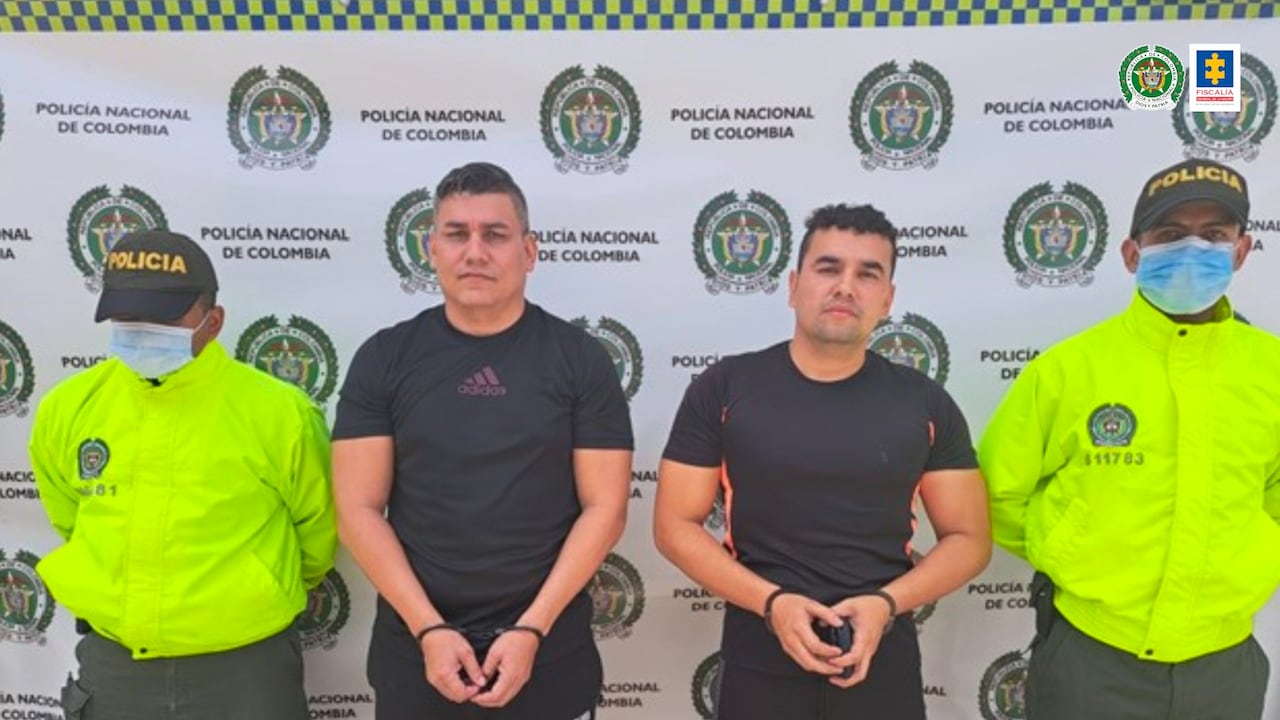 Dos de los capturados tras operativo en el que desarticularon red que enviaba cocaína