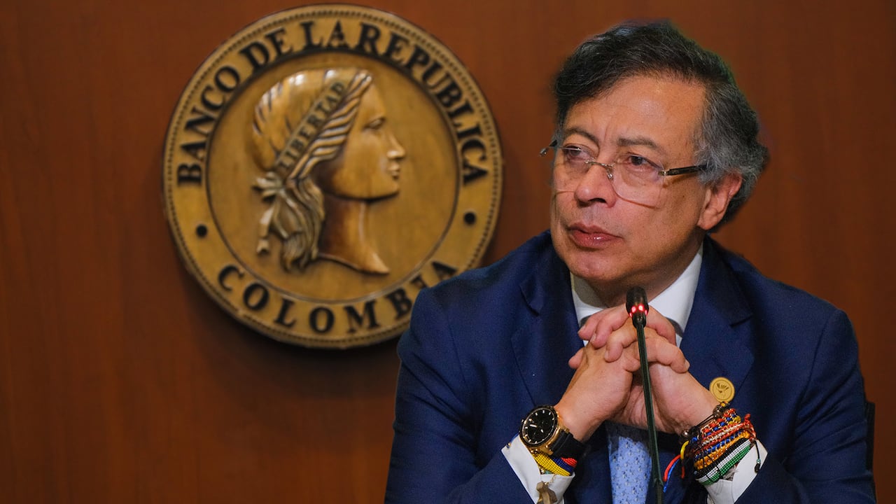 Crisis que estalló entre Gustavo Petro y el Banco de la República desató un terremoto político: “Apuesta electoral muy peligrosa” - Semana