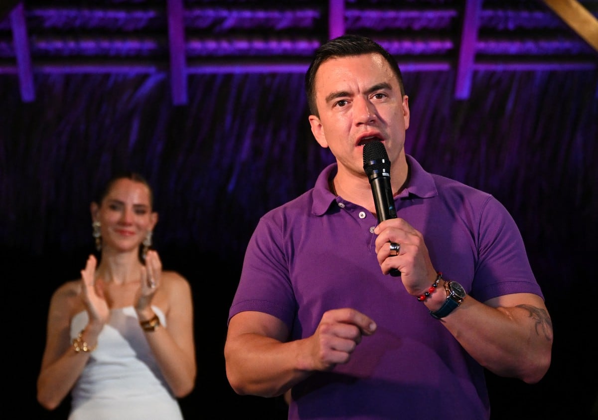 "Esta victoria ha sido histórica, una victoria de más de 10 puntos", declaró Noboa ante la prensa en su casa en el balneario de Olón. Escrutado un 92% de las actas, el gobernante obtiene 56% de la votación contra 44% de González, quien desconoció el resultado y pedirá un recuento.