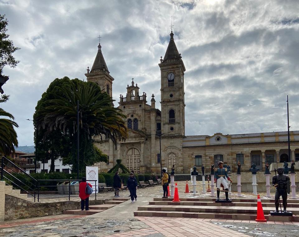 El río Bogotá nace en el páramo de Guacheneque a 8 kilómetros del casco urbano de Villapinzón.