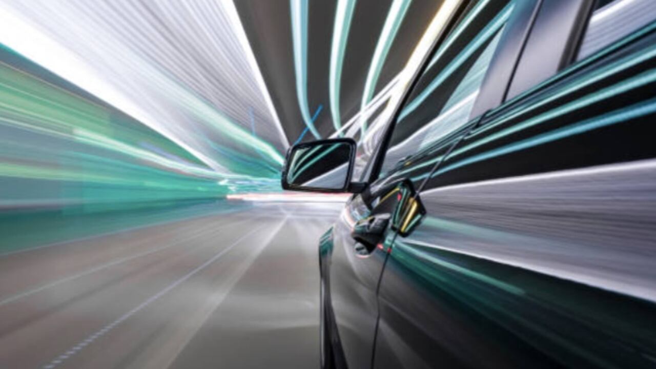 El auto más veloz del mundo puede superar una velocidad de 500 km/h.