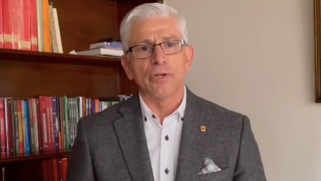 El general retirado Guillermo León, presidente de Acore.