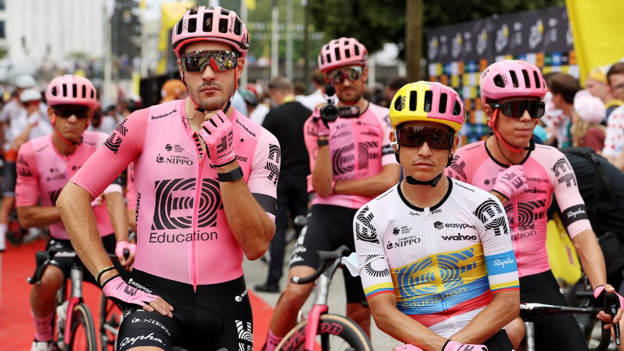 Esteban Chaves es gregario de Richard Carapaz en el Tour de Francia 2023.