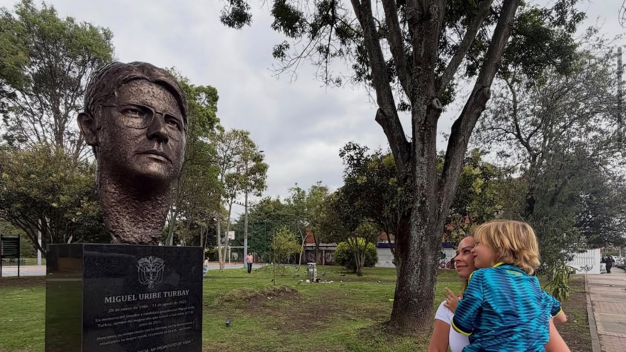 María Claudia Tarazona y su hijo Alejandro.
