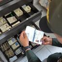 En Cali, actualmente, al menos 3000 cédulas de ciudadanía reposan en el banco de documentos de la Policía Metropolitana, ubicado en el barrio La Rivera de la ciudad. Teléfono: 4399820