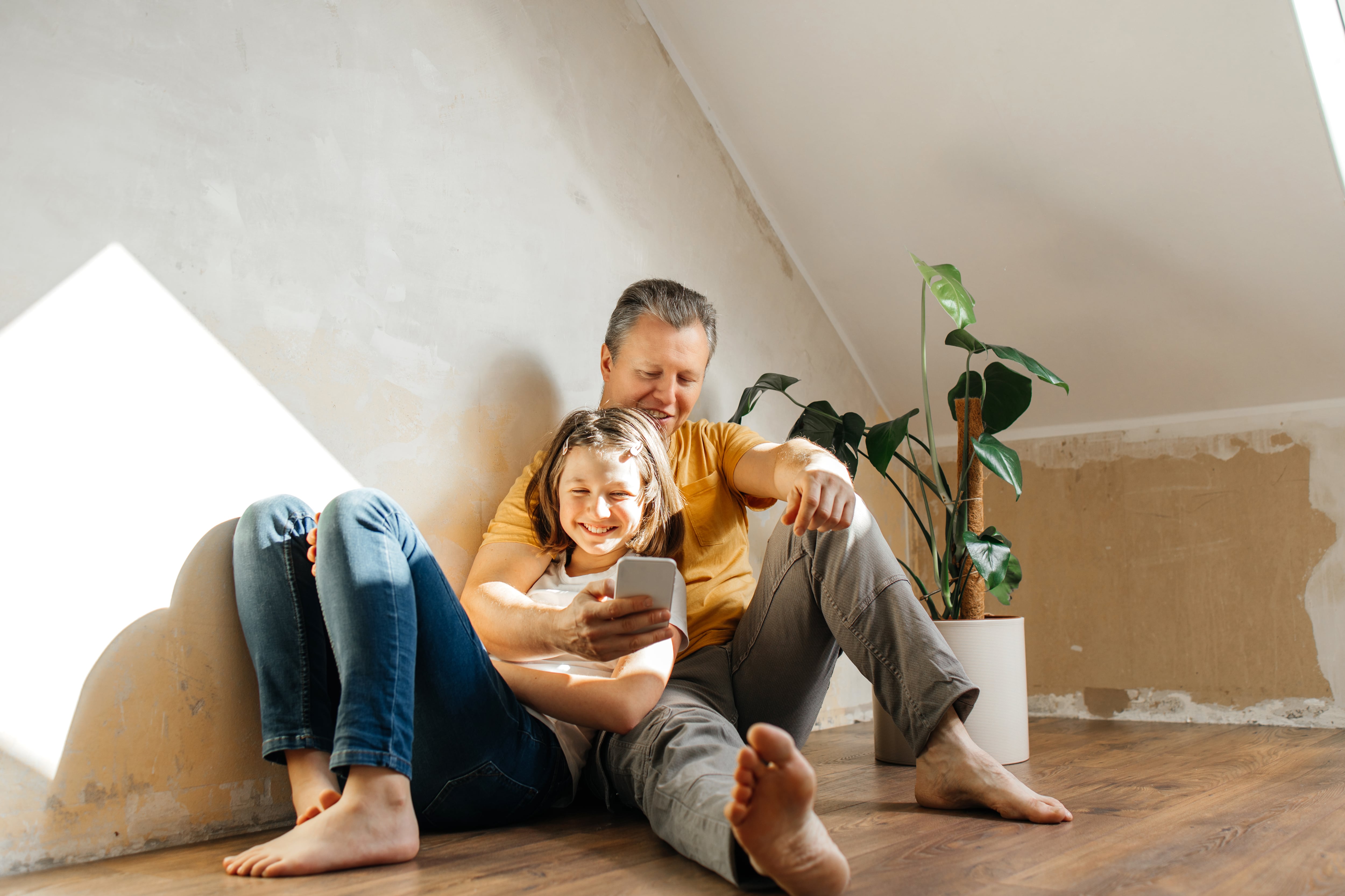 En Indiana, si los padres no están casados y no existe reconocimiento legal de paternidad, el bebé es registrado inicialmente solo con el apellido de la madre.